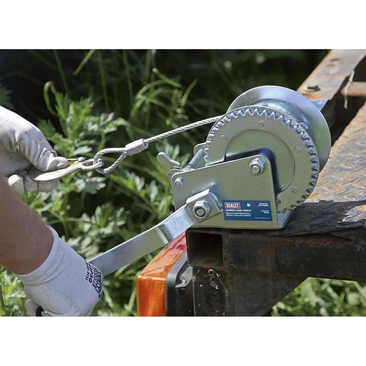 Sealey Geared Hand Winch 540kg Capacity with Cable - Image 2