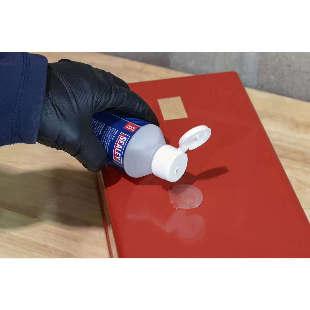 Sealey Glue Removal Fluid 200ml - Image 3