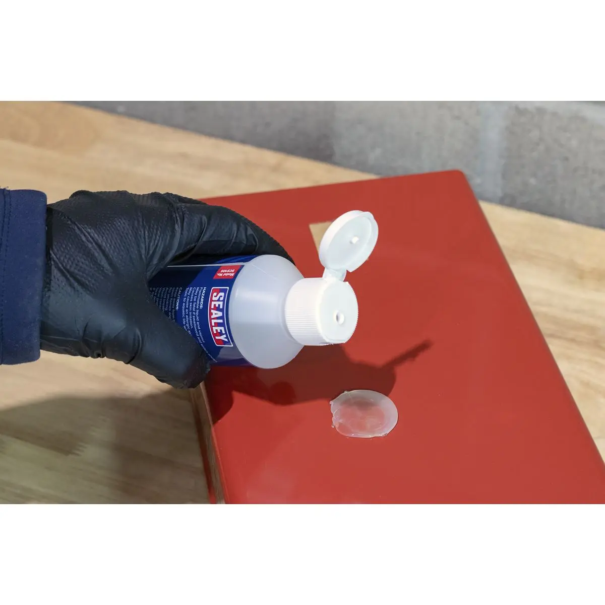 Sealey Glue Removal Fluid 200ml - Image 6