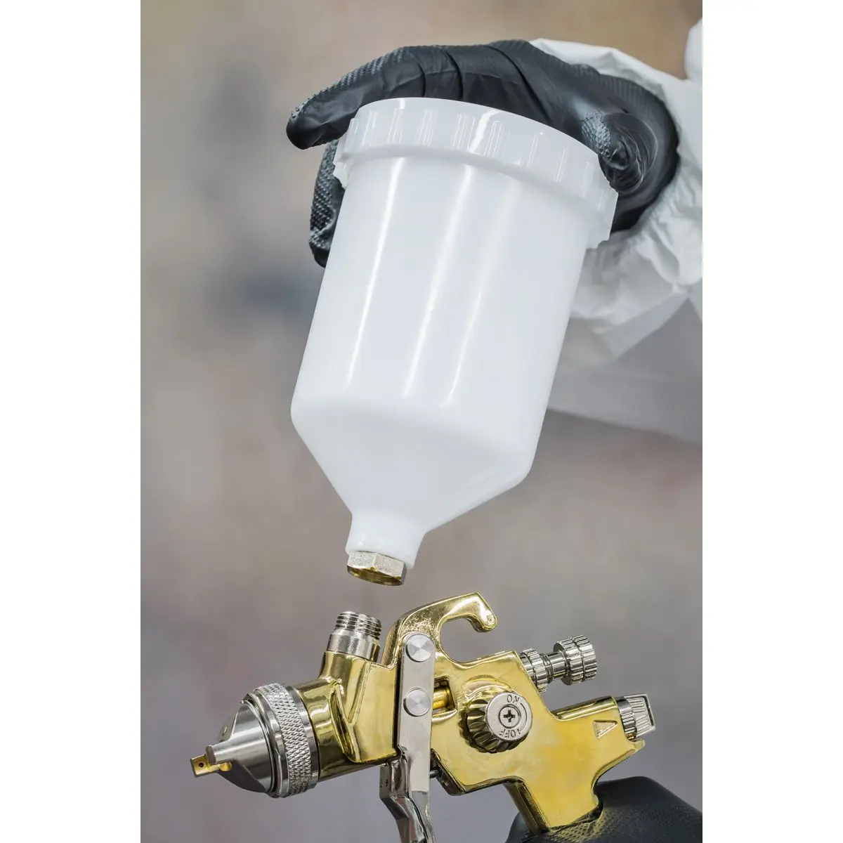 Sealey Gravity Feed Spray Gun - 1.4mm Set-Up Gold Series - Image 7