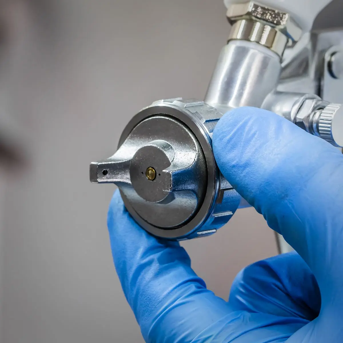 Sealey Gravity Feed Spray Gun with 1.8mm Set Up Adjustable Paint Flow - Image 3