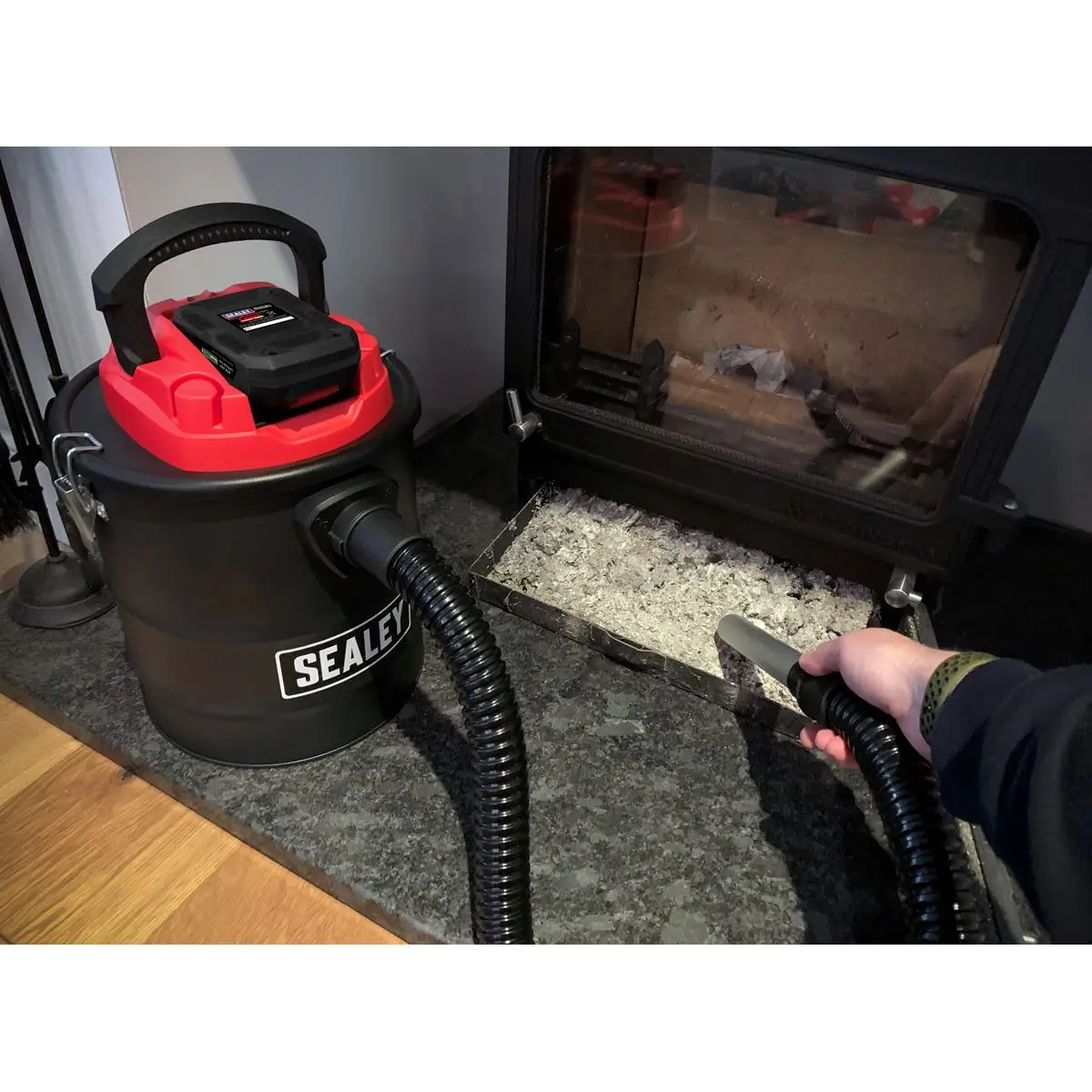 Sealey Handheld Ash Vacuum Cleaner 20V SV20 Series 15L - Body Only - Image 5