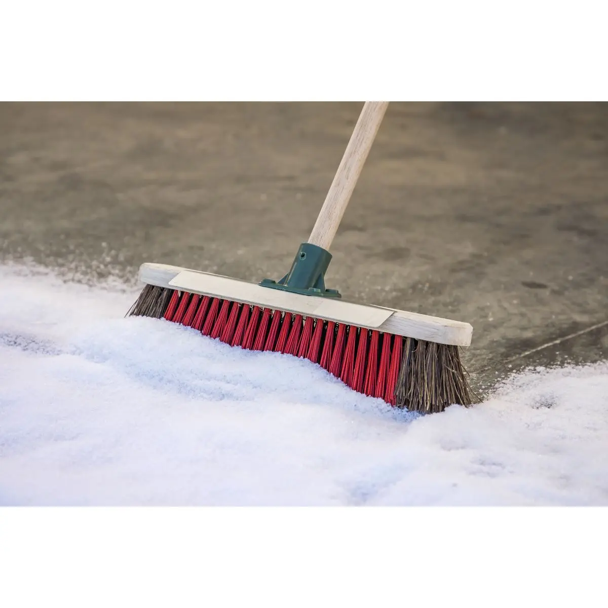 Sealey Heavy-Duty Stiff/Hard Bristle Broom with Scraper 16"(405mm) - Image 2
