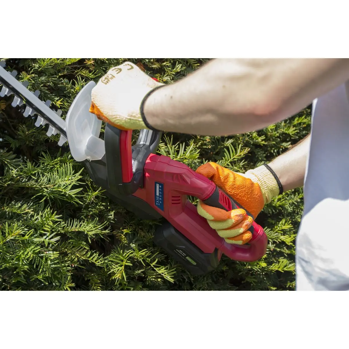 Sealey 20V Cordless 520mm Hedge Trimmer Kit 4Ah Battery and Charger - Image 15