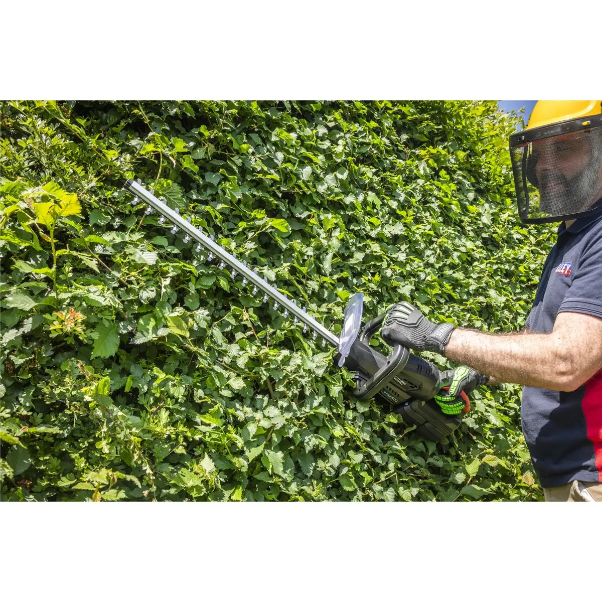 Sealey Hedge Trimmer Kit 40V 4Ah SV20 Series 52cm - Image 2