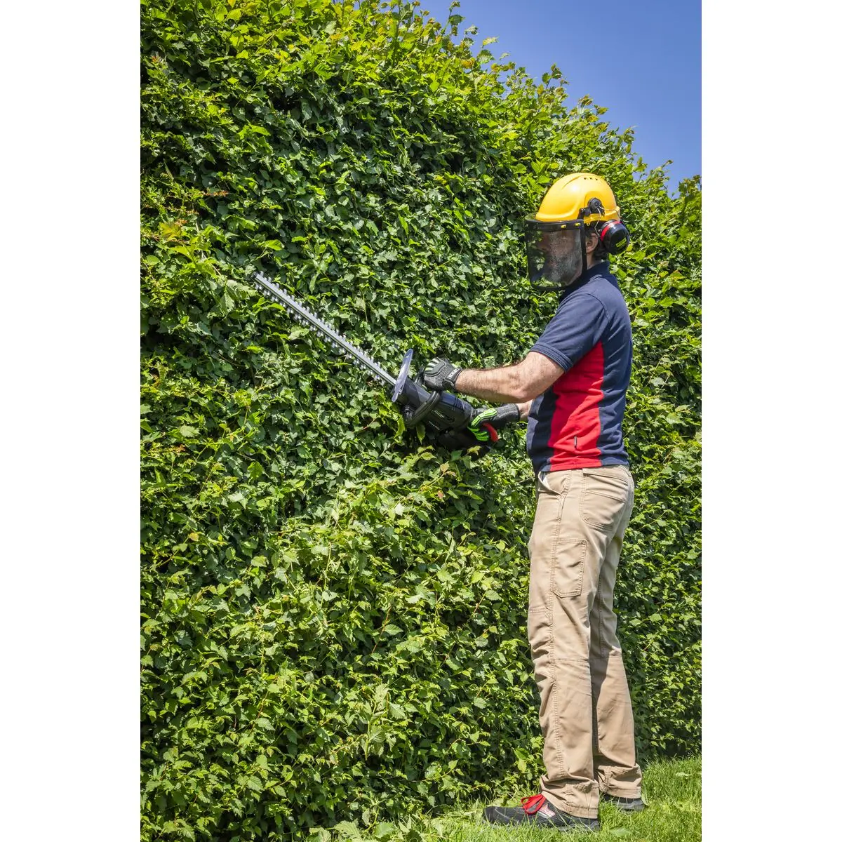 Sealey Hedge Trimmer Kit 40V 4Ah SV20 Series 52cm - Image 3