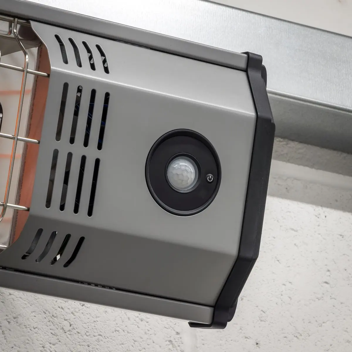 Sealey High Efficiency Wall Mounting Infrared Short Wave Heater 6000W - Image 6
