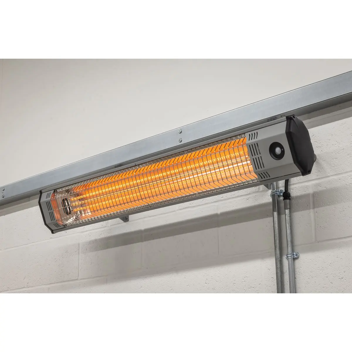 Sealey High Efficiency Wall Mounting Infrared Short Wave Heater 6000W - Image 9
