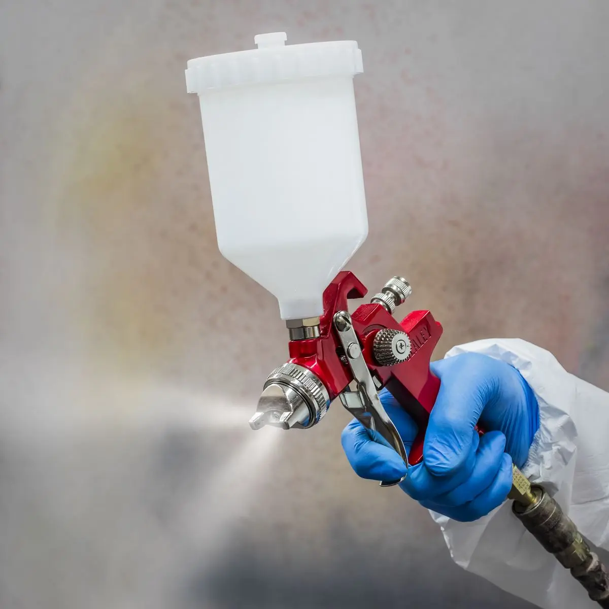 Sealey HVLP Gravity Feed Spray Gun - 2mm Set-Up - Image 5