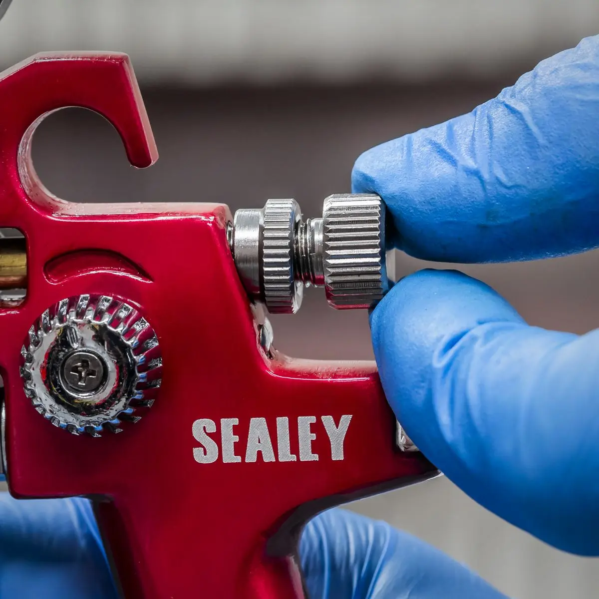 Sealey HVLP Gravity Feed Touch-Up Spray Gun - 0.8mm Set-Up - Image 7