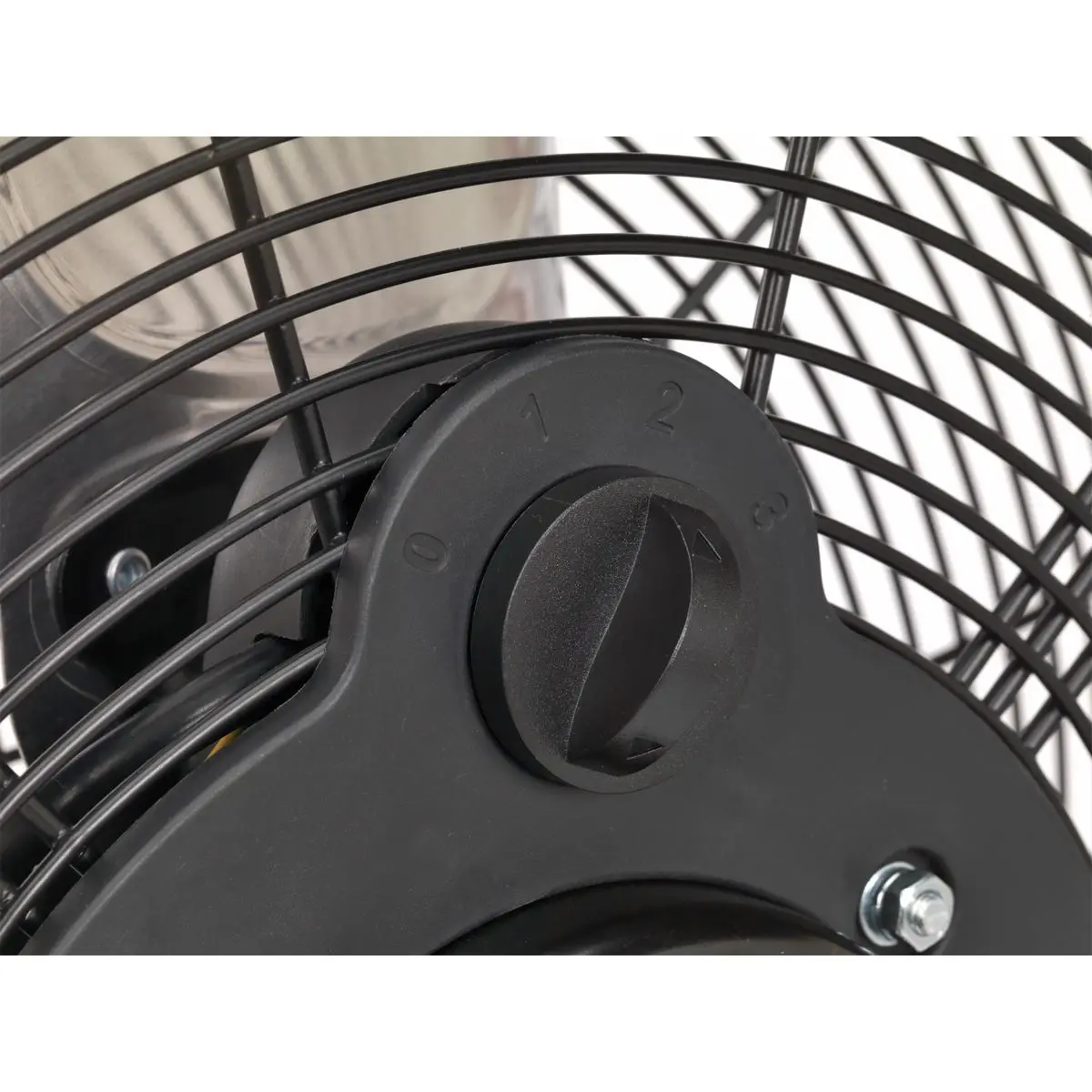 Sealey Industrial High Velocity Floor Fan 18" 230V - Image 3