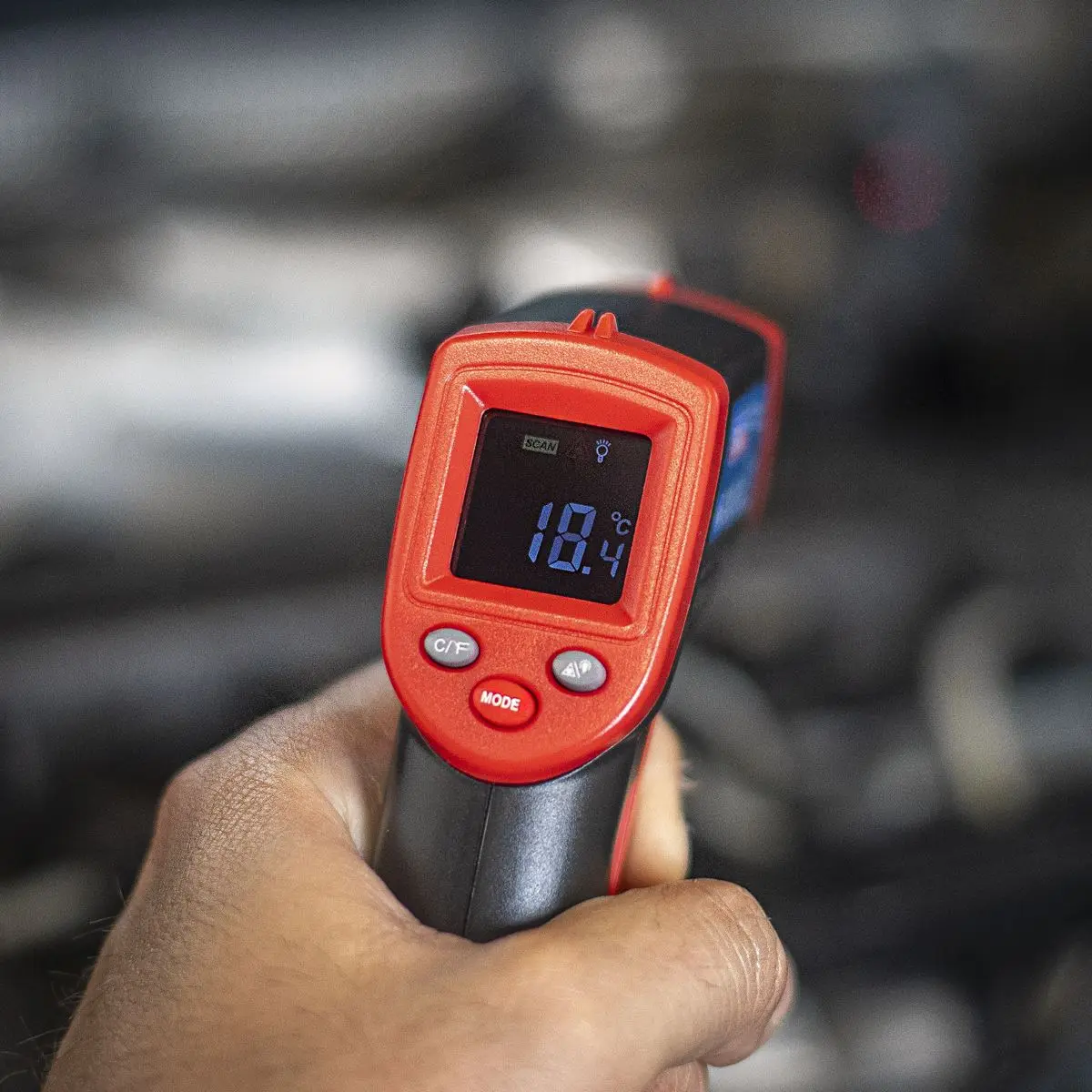Sealey Infrared Laser Digital Thermometer 12:1 - Image 2
