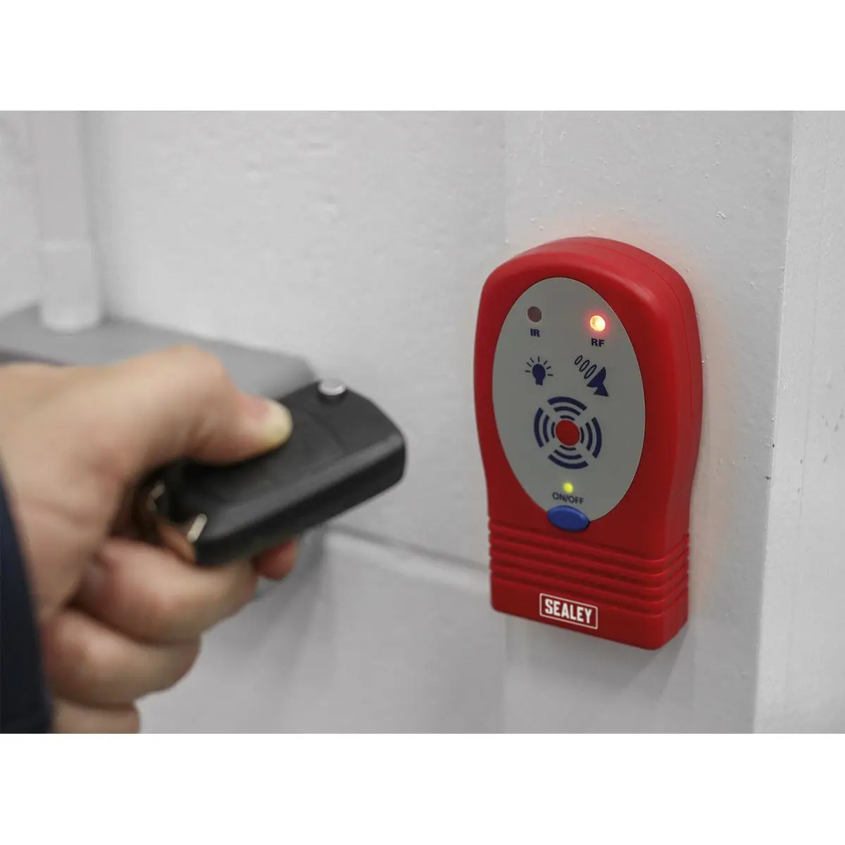 Sealey IR & RF Key Fob Tester - Image 10