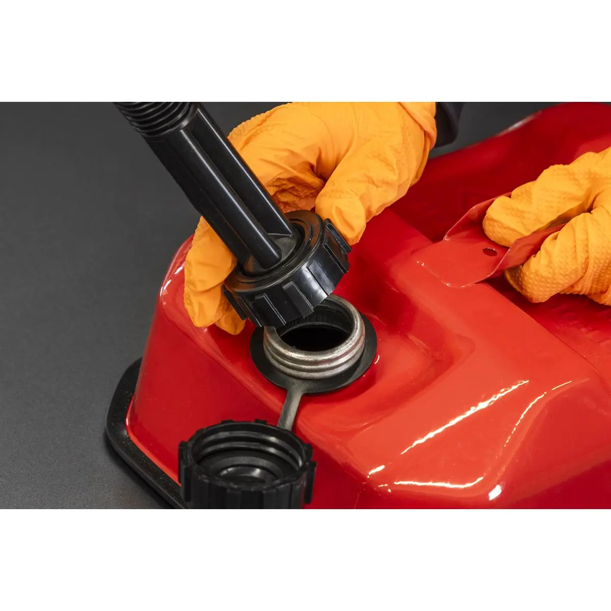 Sealey Jerry Can 5L - Red - Image 4