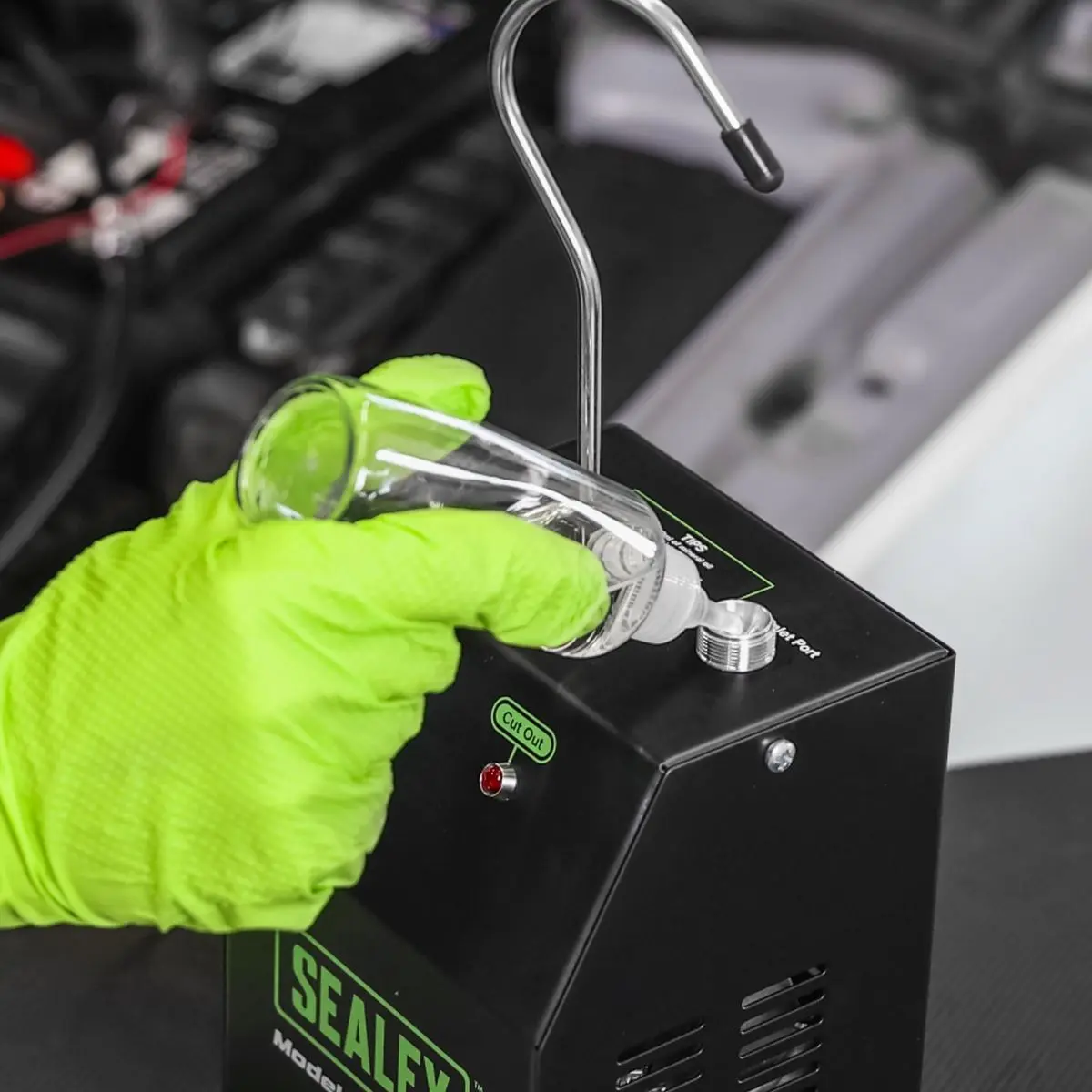 Sealey Leak Detector Smoke Diagnostic Tool - Image 3