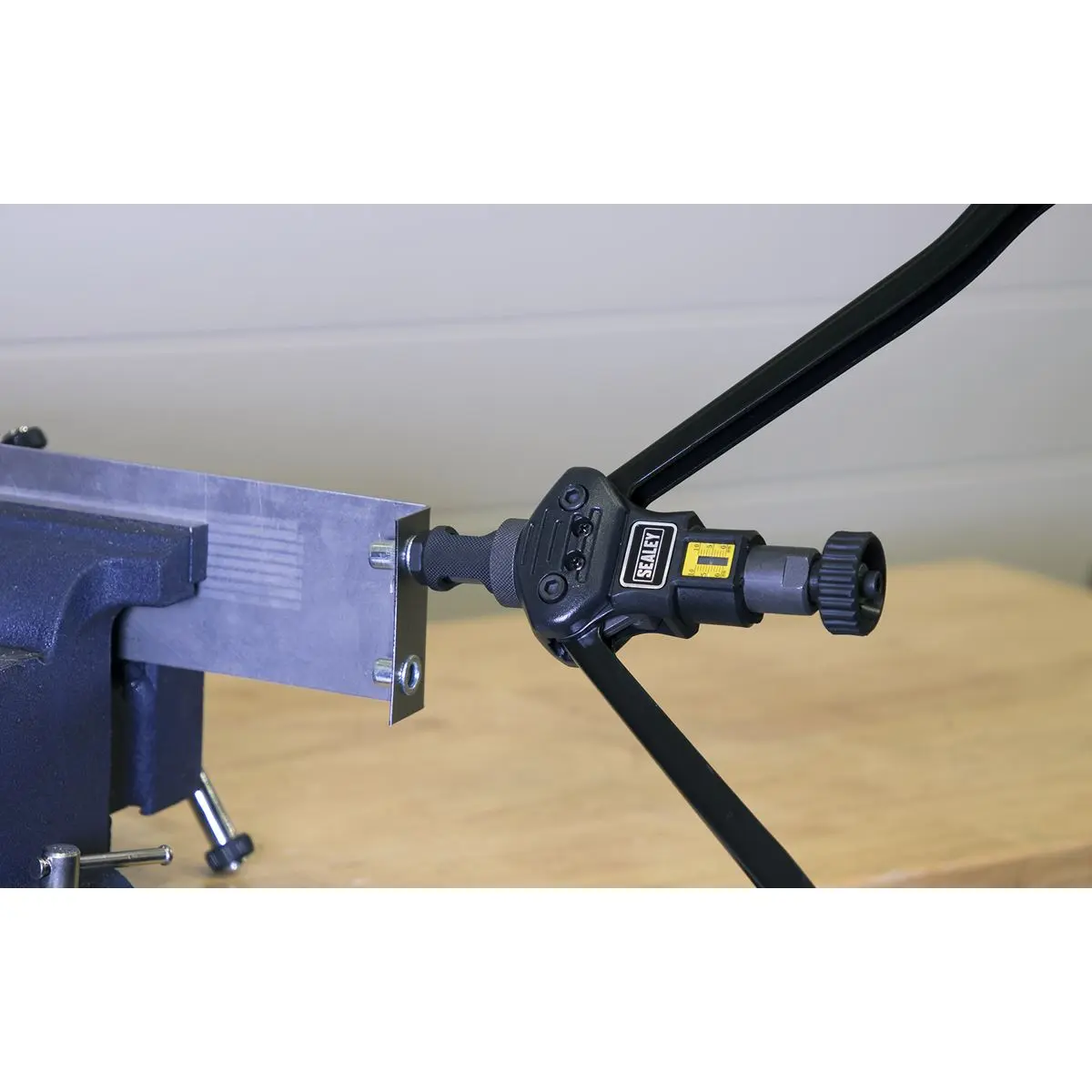 Sealey Long-Arm Threaded Nut Riveter - Image 7
