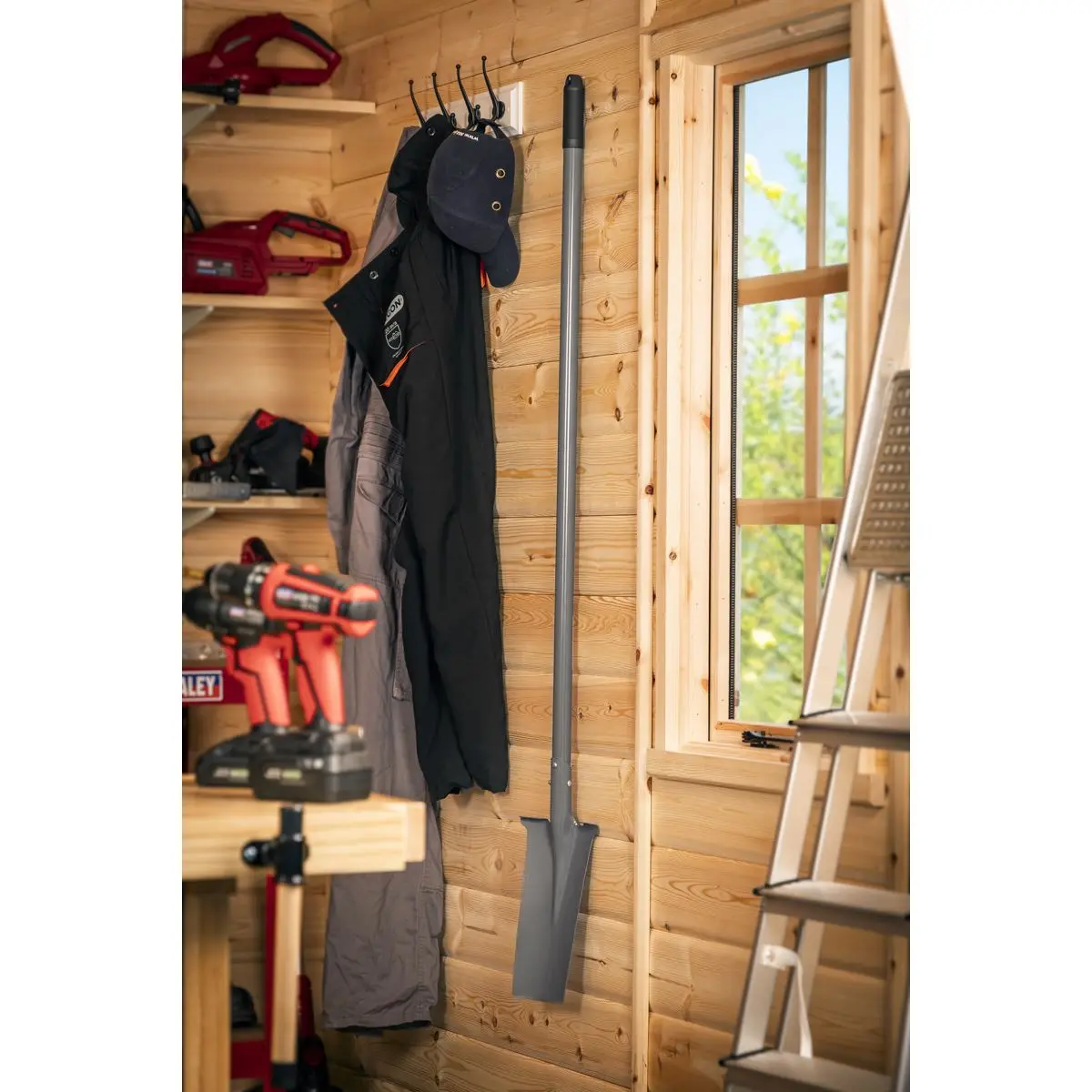 Sealey Long Handled Fencing Spade 1200mm - Image 3
