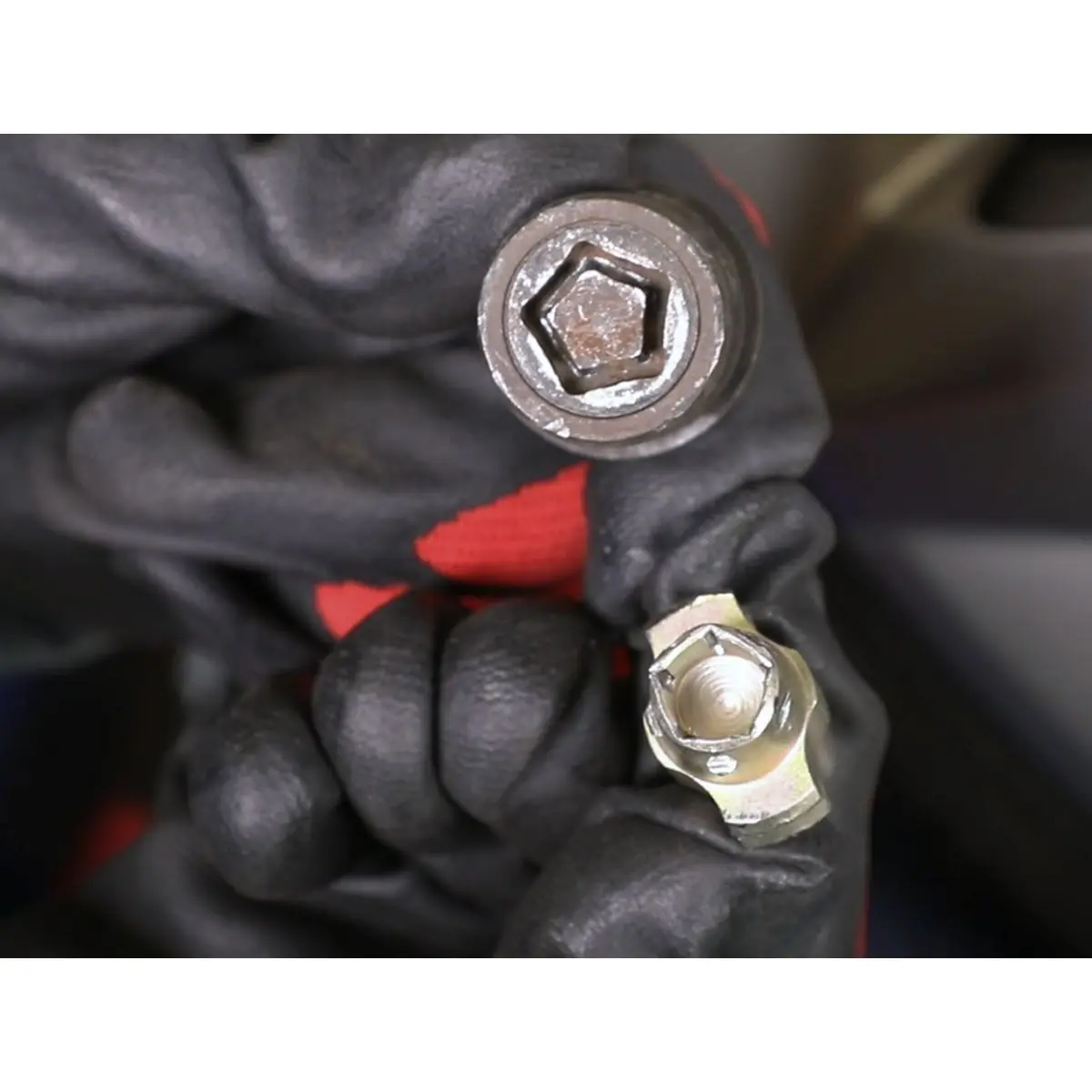 Sealey Master Locking Wheel Nut Removal Set - Image 10