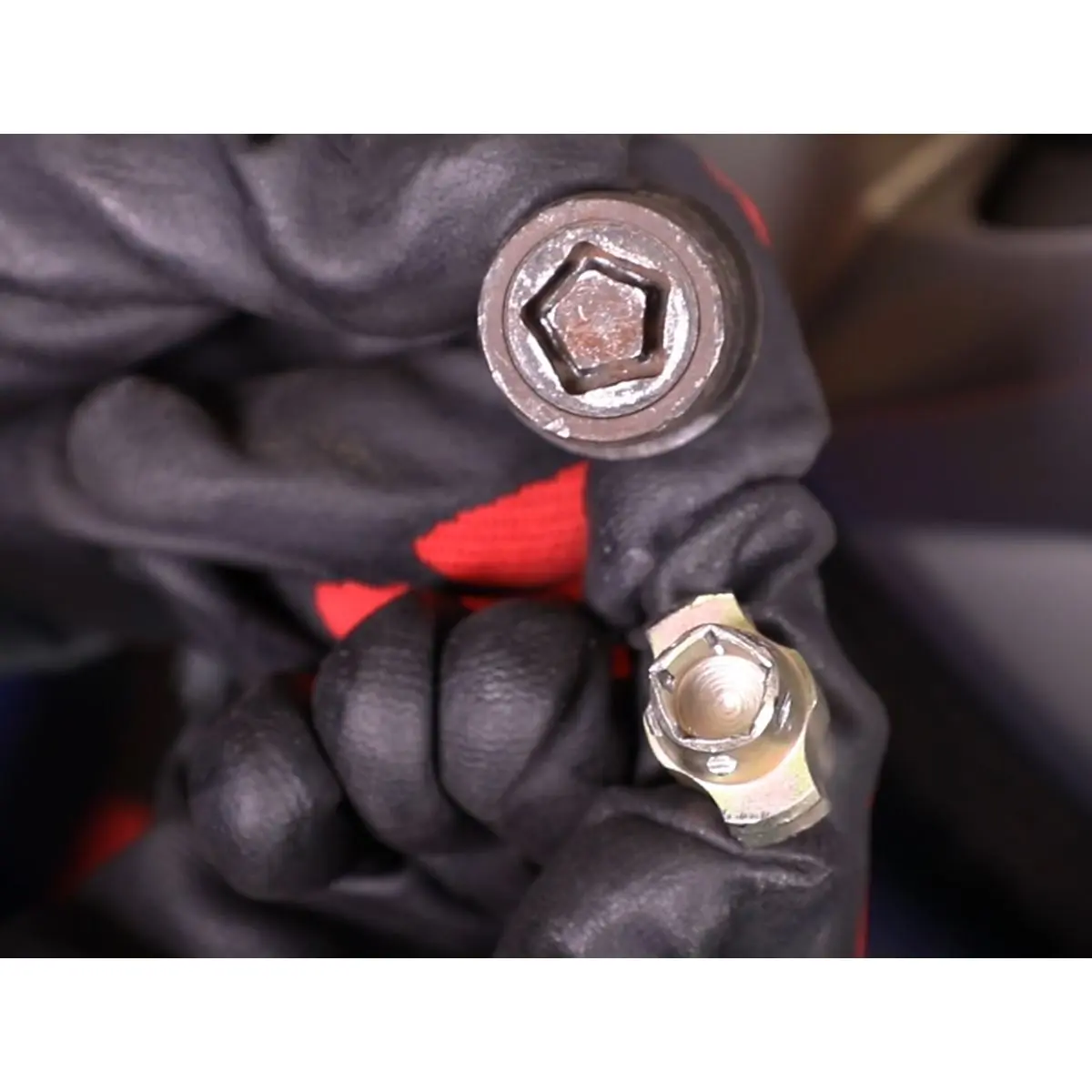 Sealey Master Locking Wheel Nut Removal Set - Image 13