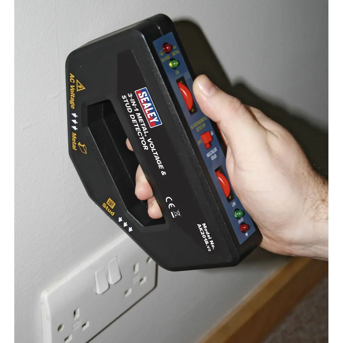 Sealey Metal, Voltage & Stud Detector 3-in-1 - Image 2