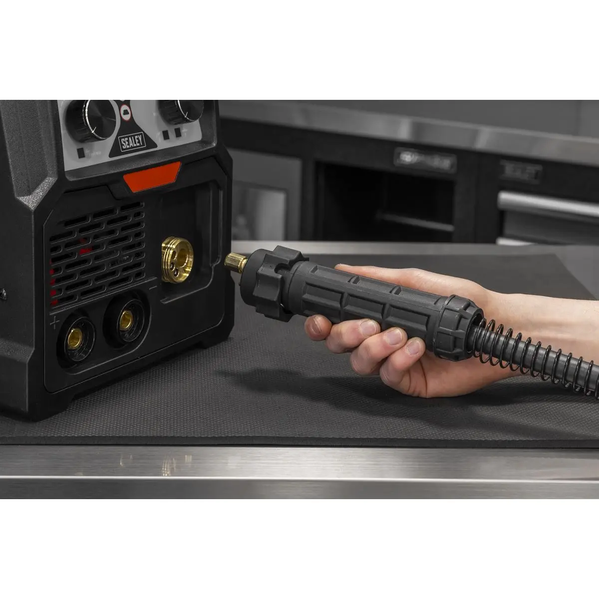 Sealey MIG/TIG & MMA (ARC/STICK) Inverter Welder 200A - Image 11