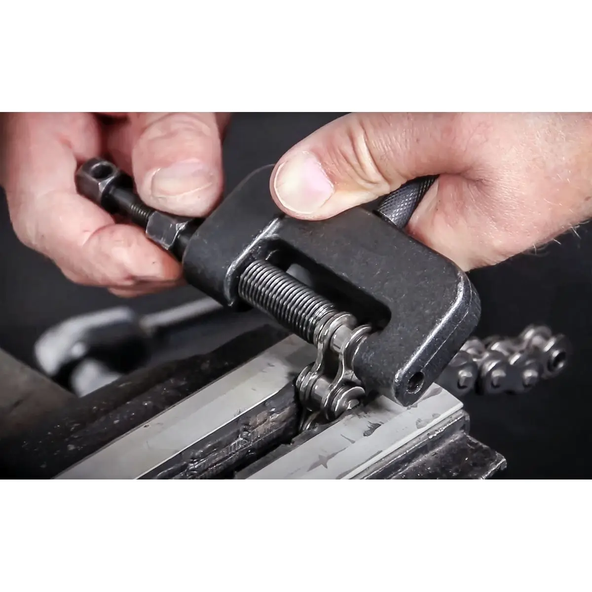 Sealey Motorcycle Chain Maintenance Kit - Image 3