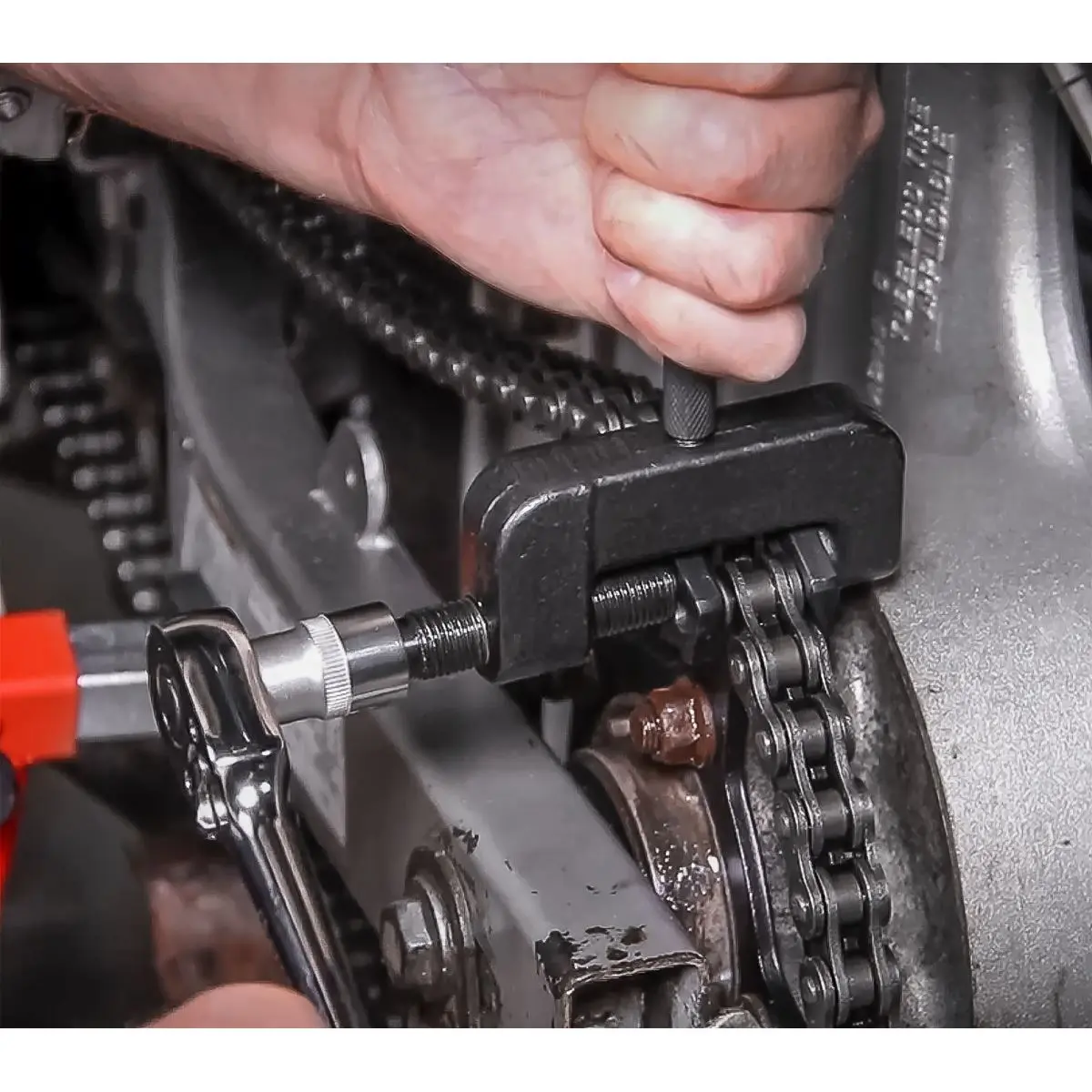 Sealey Motorcycle Chain Maintenance Kit - Image 4