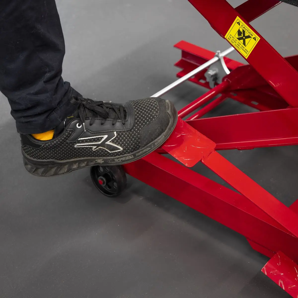 Sealey Premier Hydraulic Motorcycle Lift 363kg Capacity - Image 6