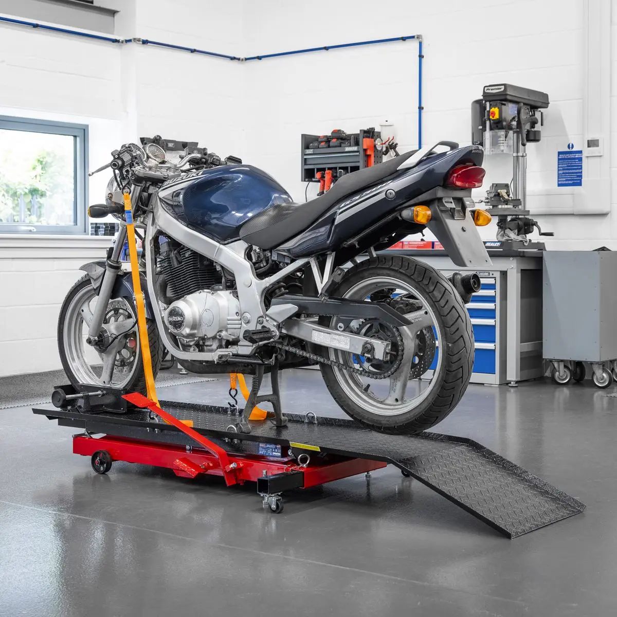 Sealey Premier Hydraulic Motorcycle Lift 363kg Capacity - Image 9
