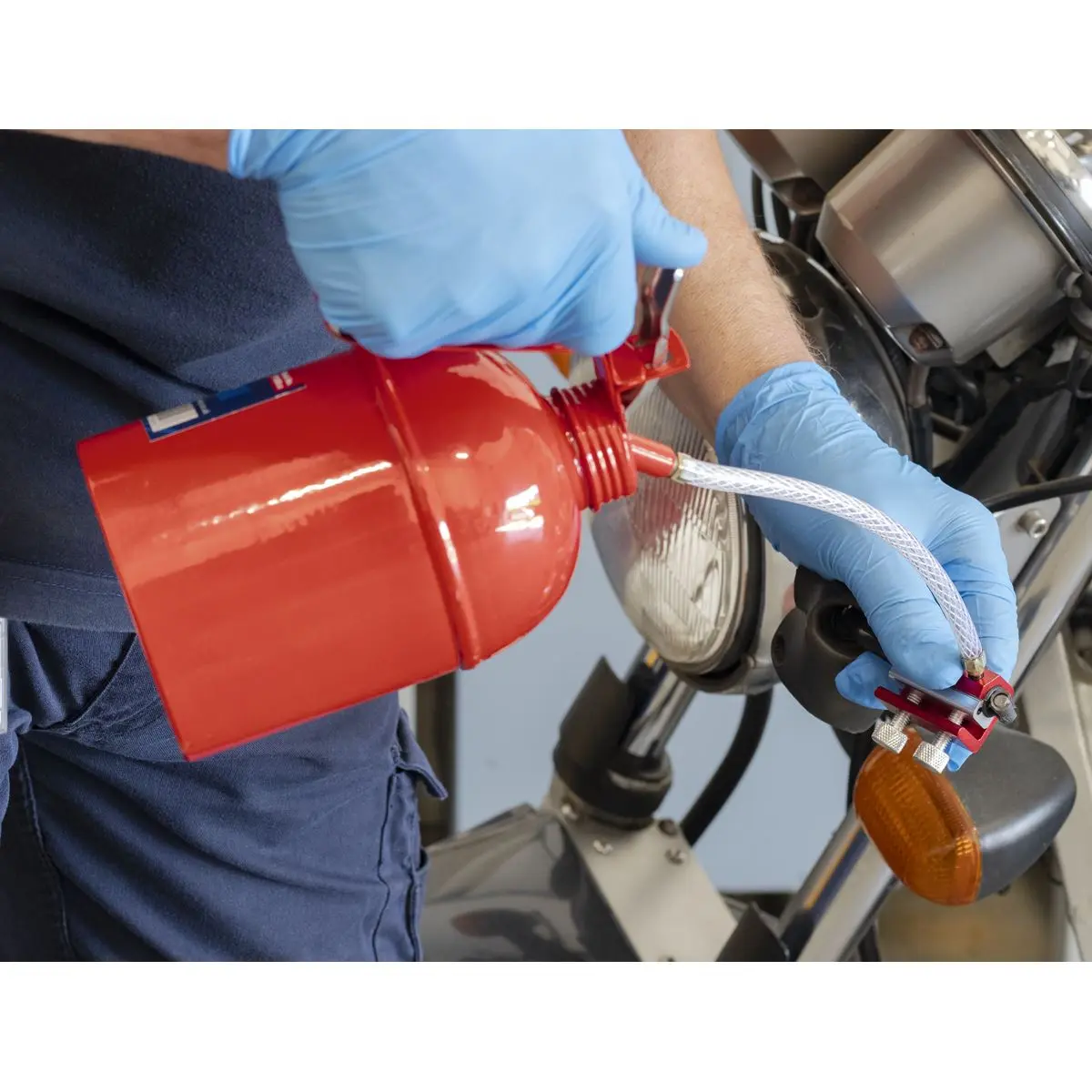 Sealey Motorcycle Twin-Clamp Cable Oiler - Image 4