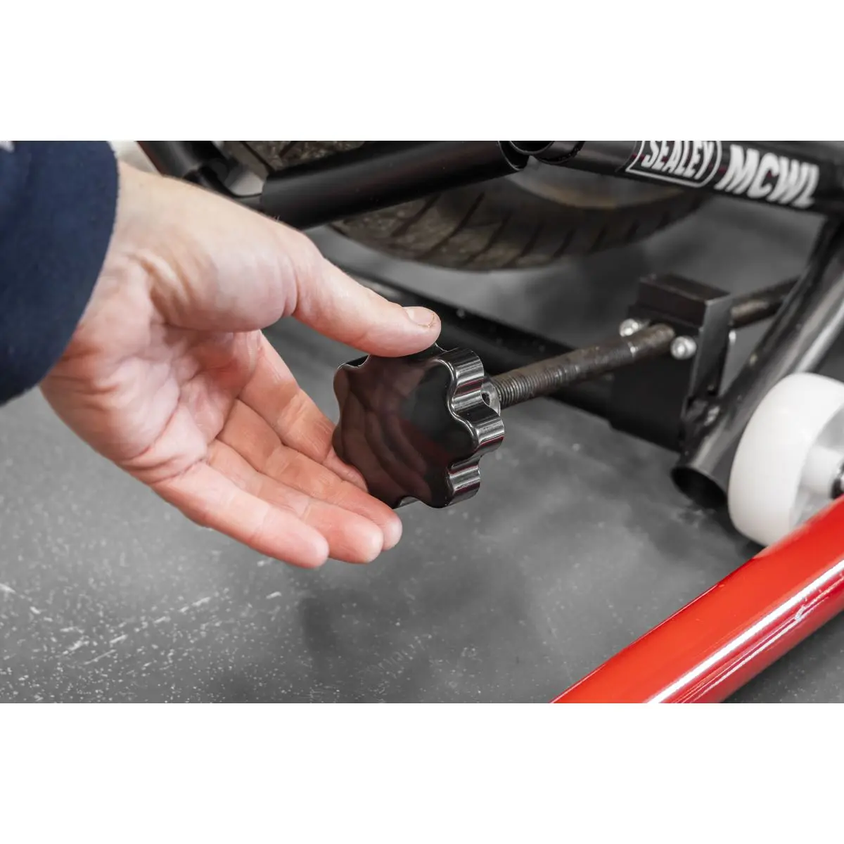 Sealey Motorcycle Wheel adjustable Support with Rollers - Image 7