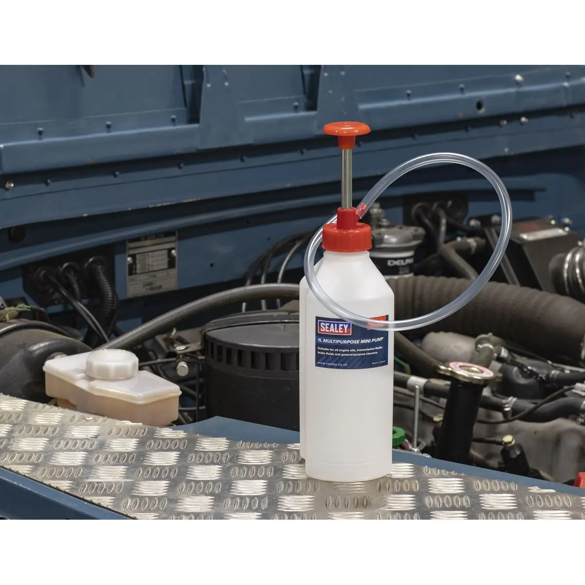 Sealey Multipurpose Mini Pump 1 Litre Capacity Brake Fluid Engine Oils - Image 2