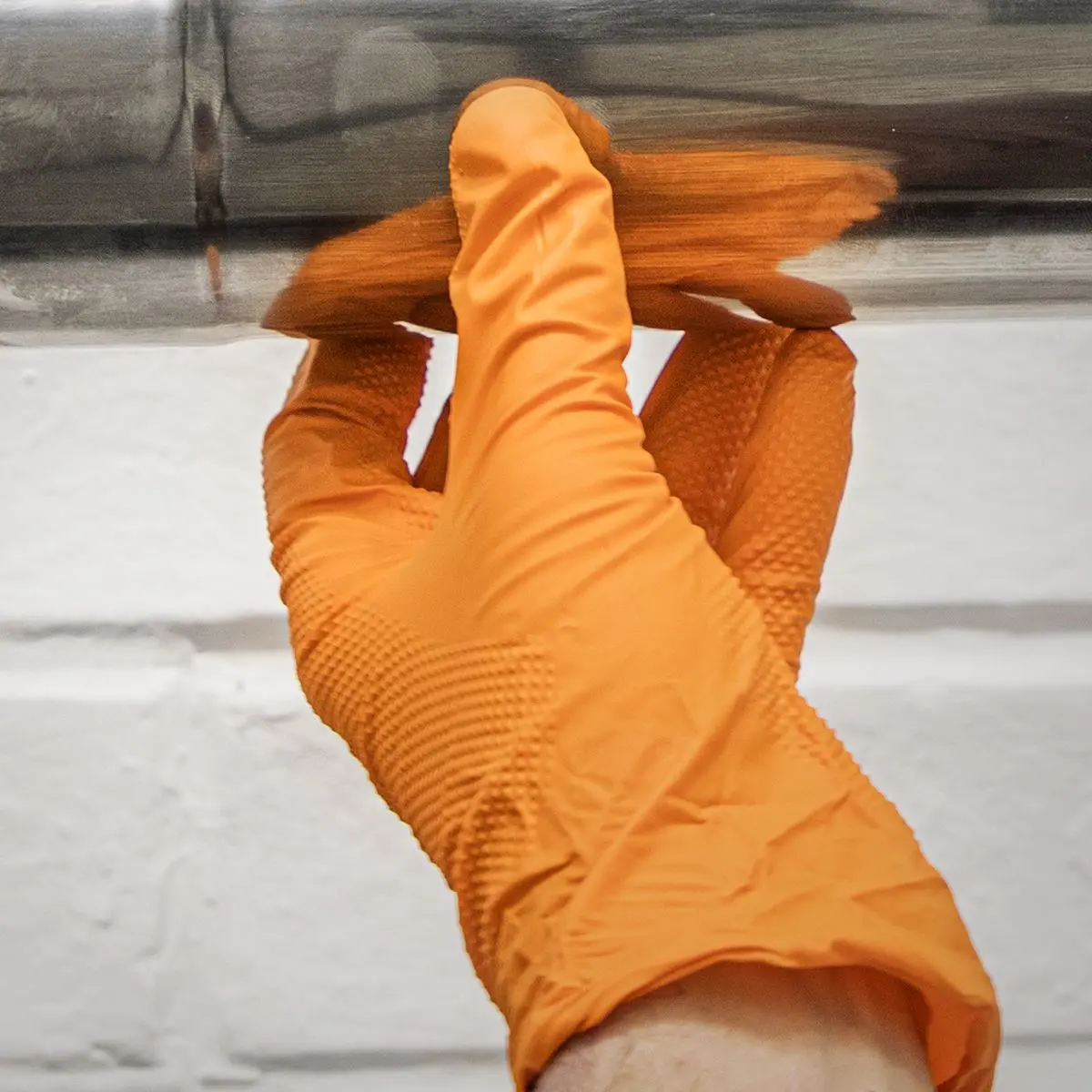 Sealey Orange Diamond Grip Extra-Thick Nitrile Powder-Free Gloves X-Large - Pack of 50 - Image 3