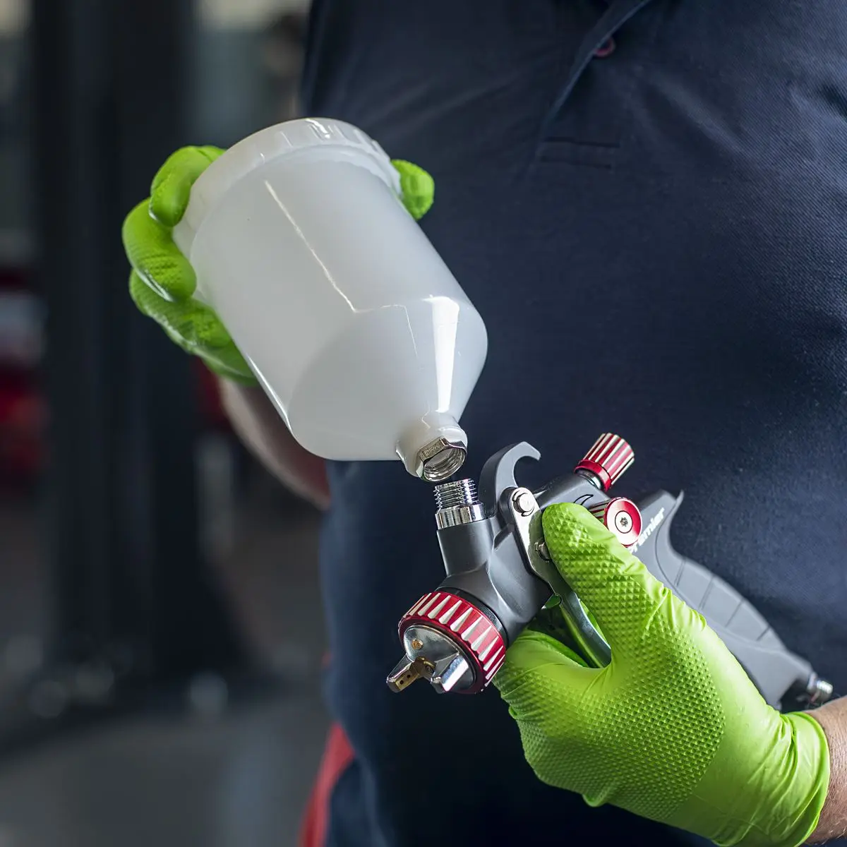Sealey Paint Spray Gun Pot with Brass Fitting 600ml - White - Image 3