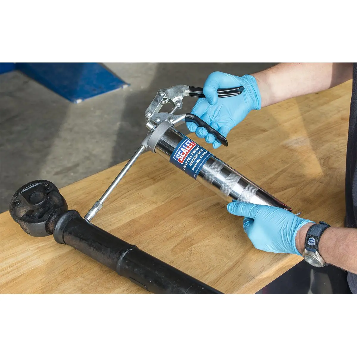 Sealey Pistol Type Grease Gun 3-Way Fill - Image 4