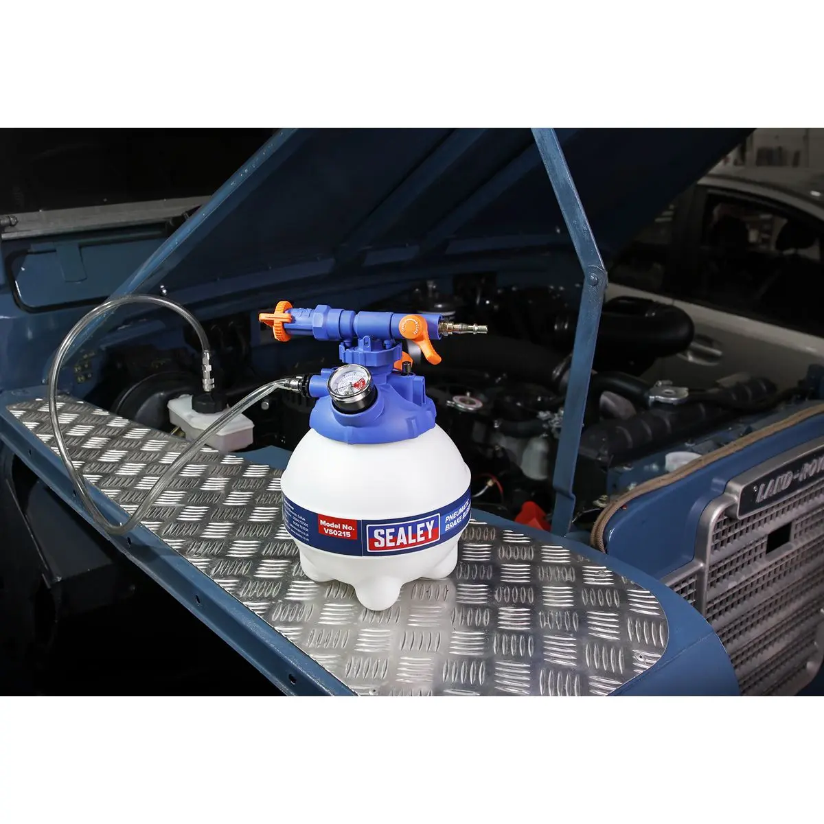 Sealey Pneumatic Brake Bleeder 3L - Image 4