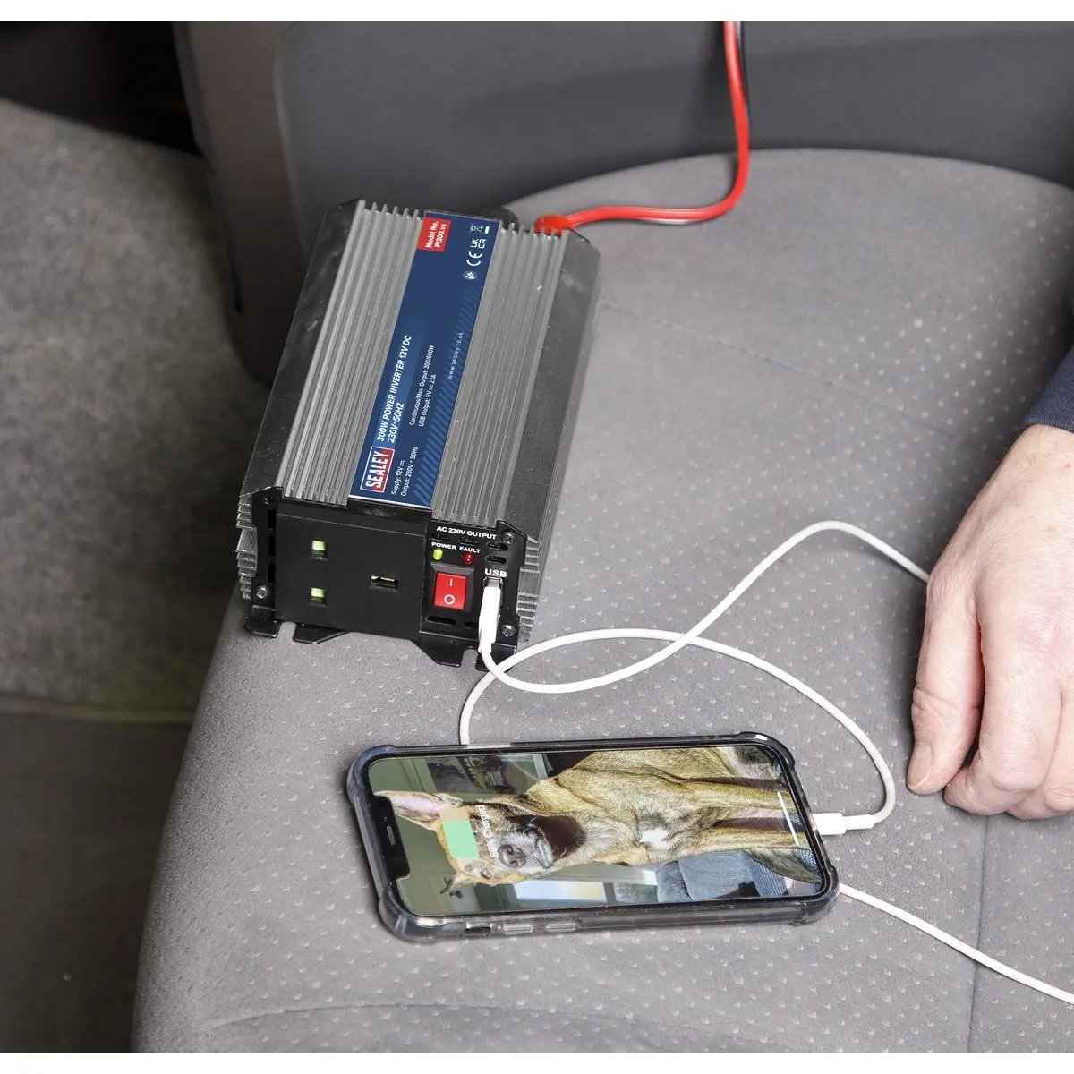 Sealey Power Inverter Modified Sine Wave 300W 12V DC - 230V ~ 50Hz - Image 2