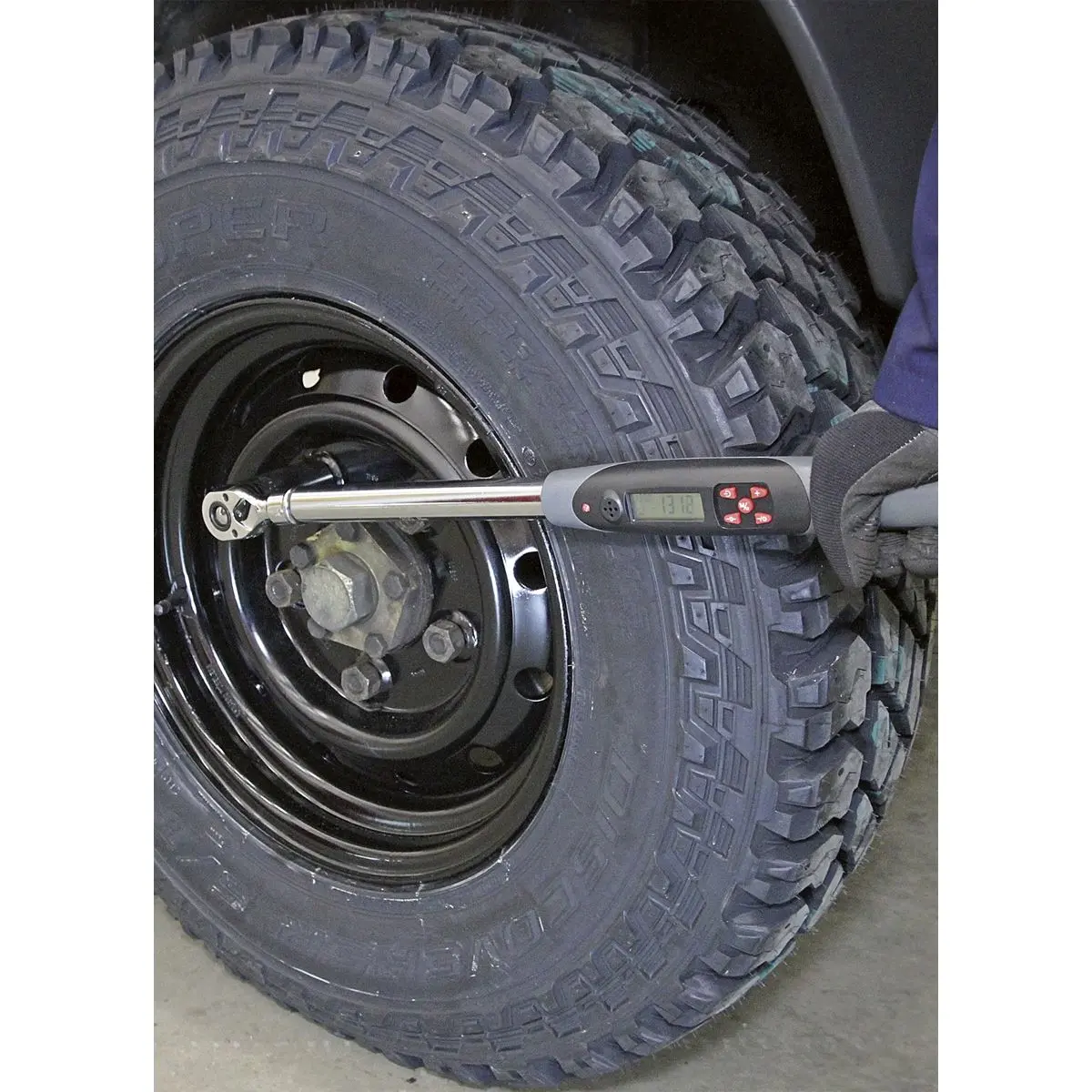 Sealey Premier Angle Torque Wrench Digital 1/2"Sq Drive 20-200Nm(14.7-147.5lb.ft) - Image 4