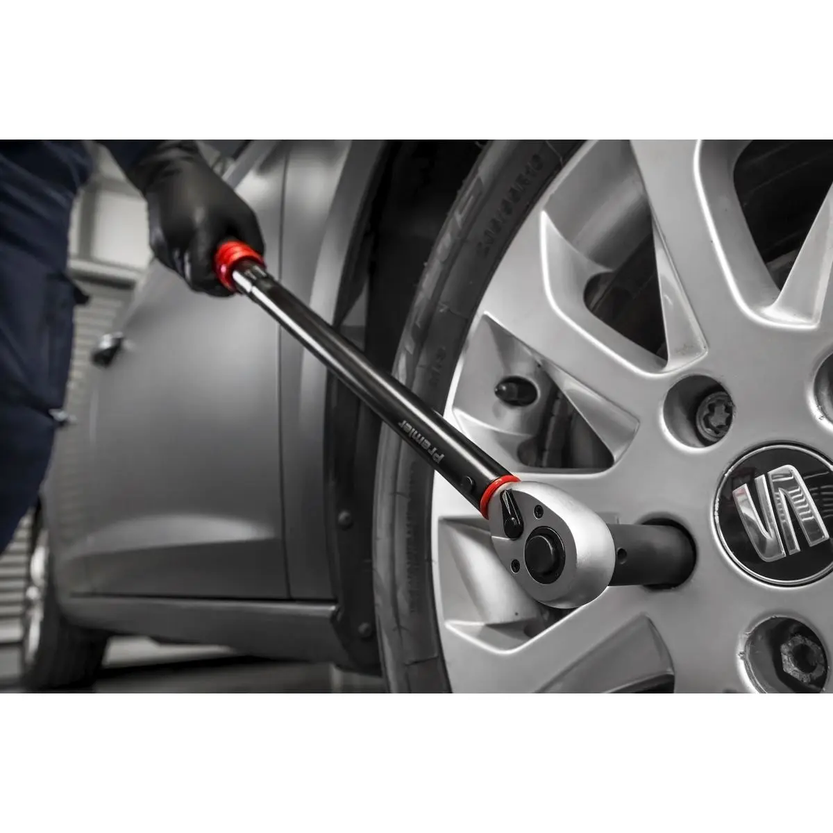 Sealey Premier Black Torque Wrench Micrometer 1/2"Sq Drive Calibrated 60-330Nm - Premier Black - Image 3