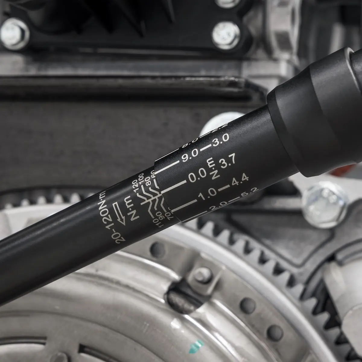 Sealey Premier Black Torque Wrench Micrometer Style 3/8"Sq Drive Calibrated 20-120Nm - Premier Black - Image 3