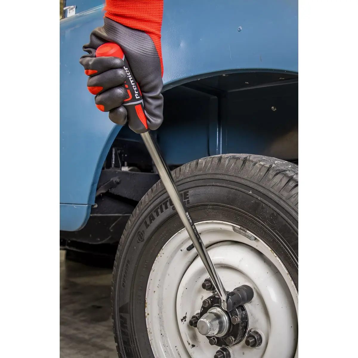 Sealey Breaker Bar 600mm 1/2" Drive Red Premier Wheel Wrench Cracker Knuckle - Image 5