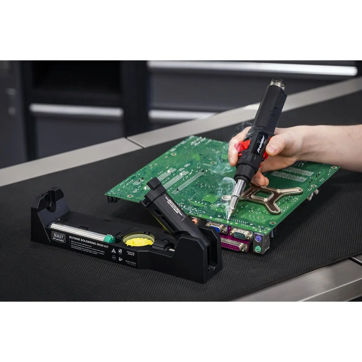Sealey Premier Butane Soldering Iron Kit 3-in-1 Quick Release - Image 2