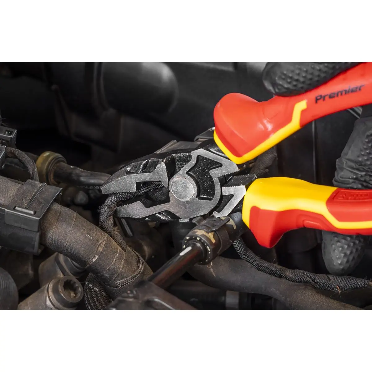 Sealey Premier High Leverage Combination Pliers 175mm - VDE Approved - Image 7