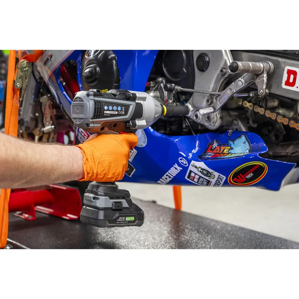 Sealey Premier Brushless Impact Wrench 20V SV20 Series 1/2"Sq Drive - Body Only - Image 10