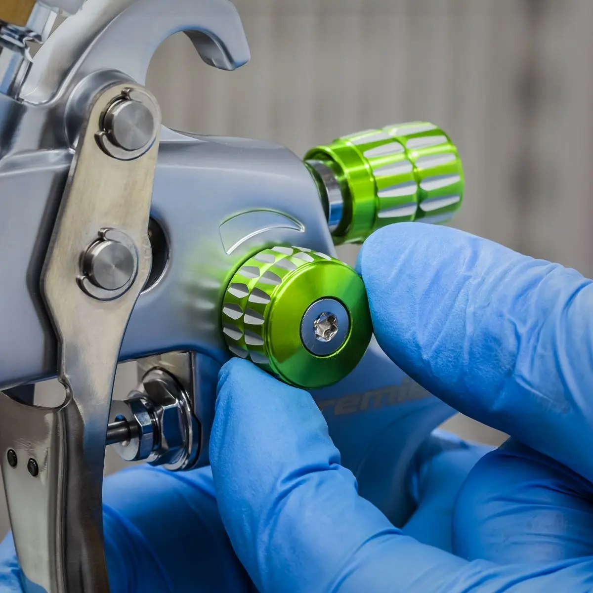 Sealey Premier LVLP Gravity Feed Spray Gun - 1.4mm Set-Up - Image 9