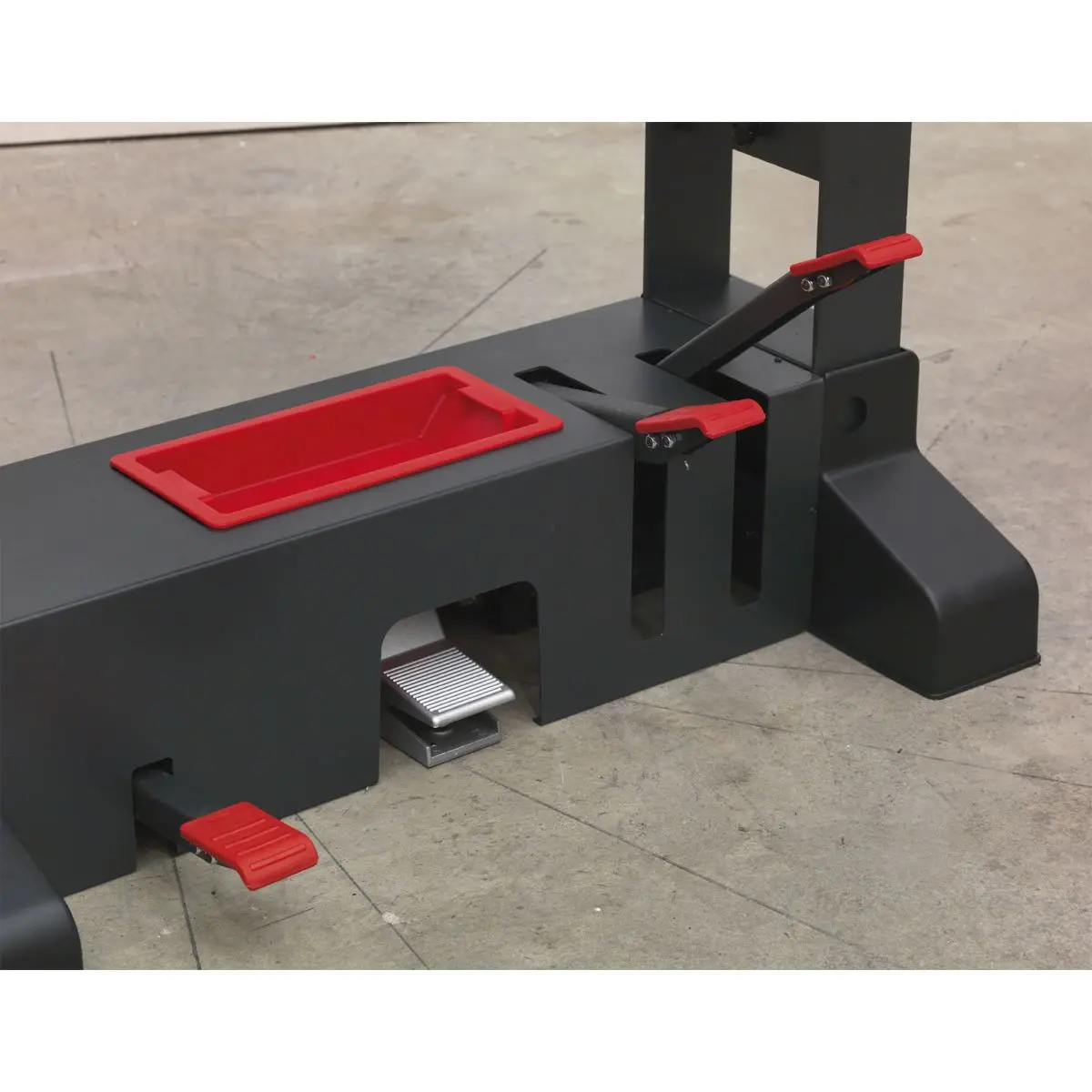 Sealey Premier Premier Air/Hydraulic Press 50 Tonne Floor Type with Sliding Ram and Foot Pedal - Image 3