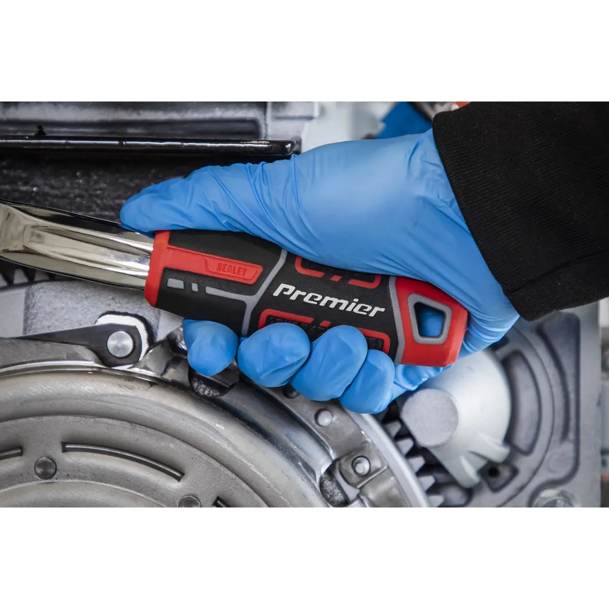 Sealey Premier Ratchet Wrench 1/2"Sq Drive Offset Pear-Head with Flip Reverse - Image 2