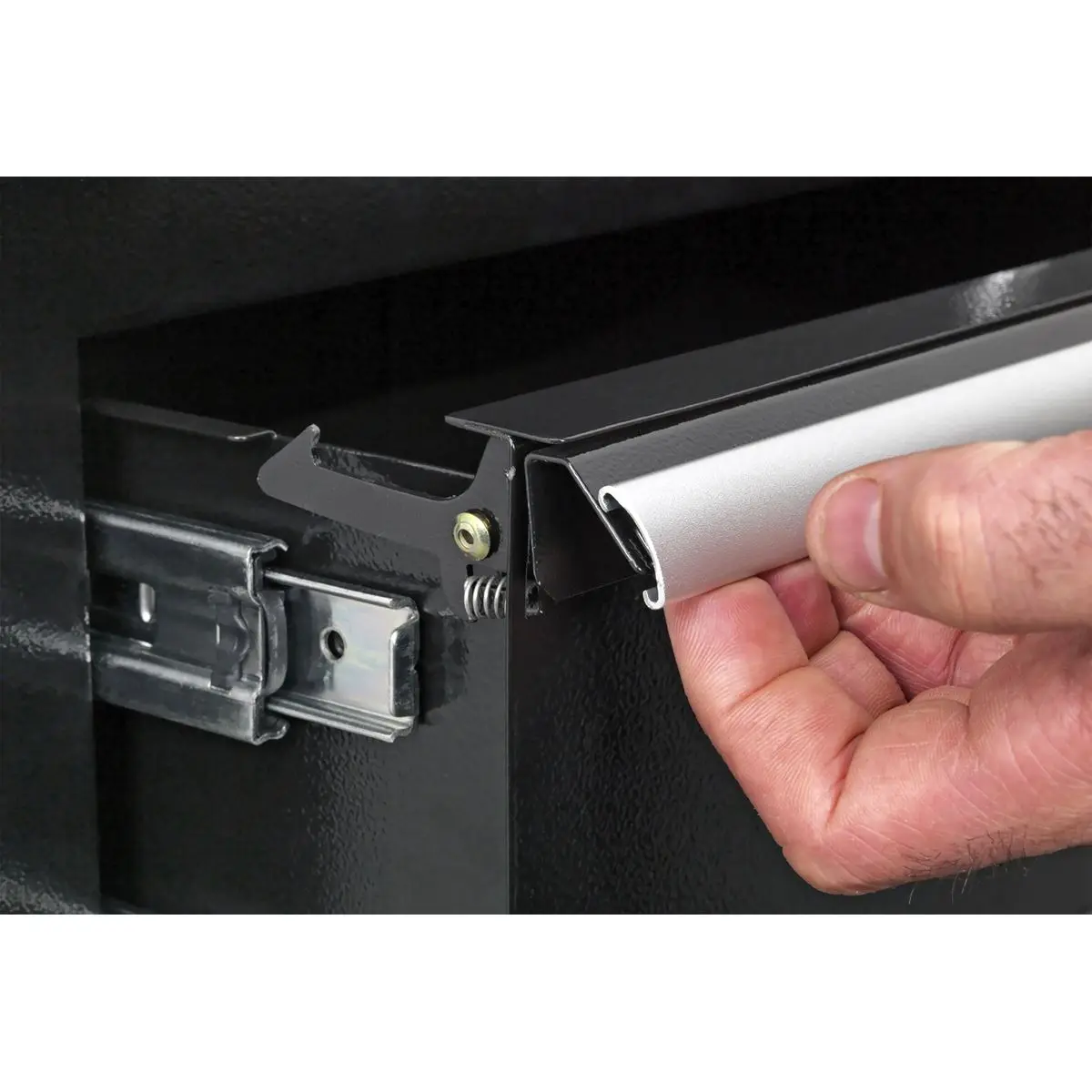 Sealey Premier Topchest 4 Drawer 660mm Heavy-Duty Black - Image 4