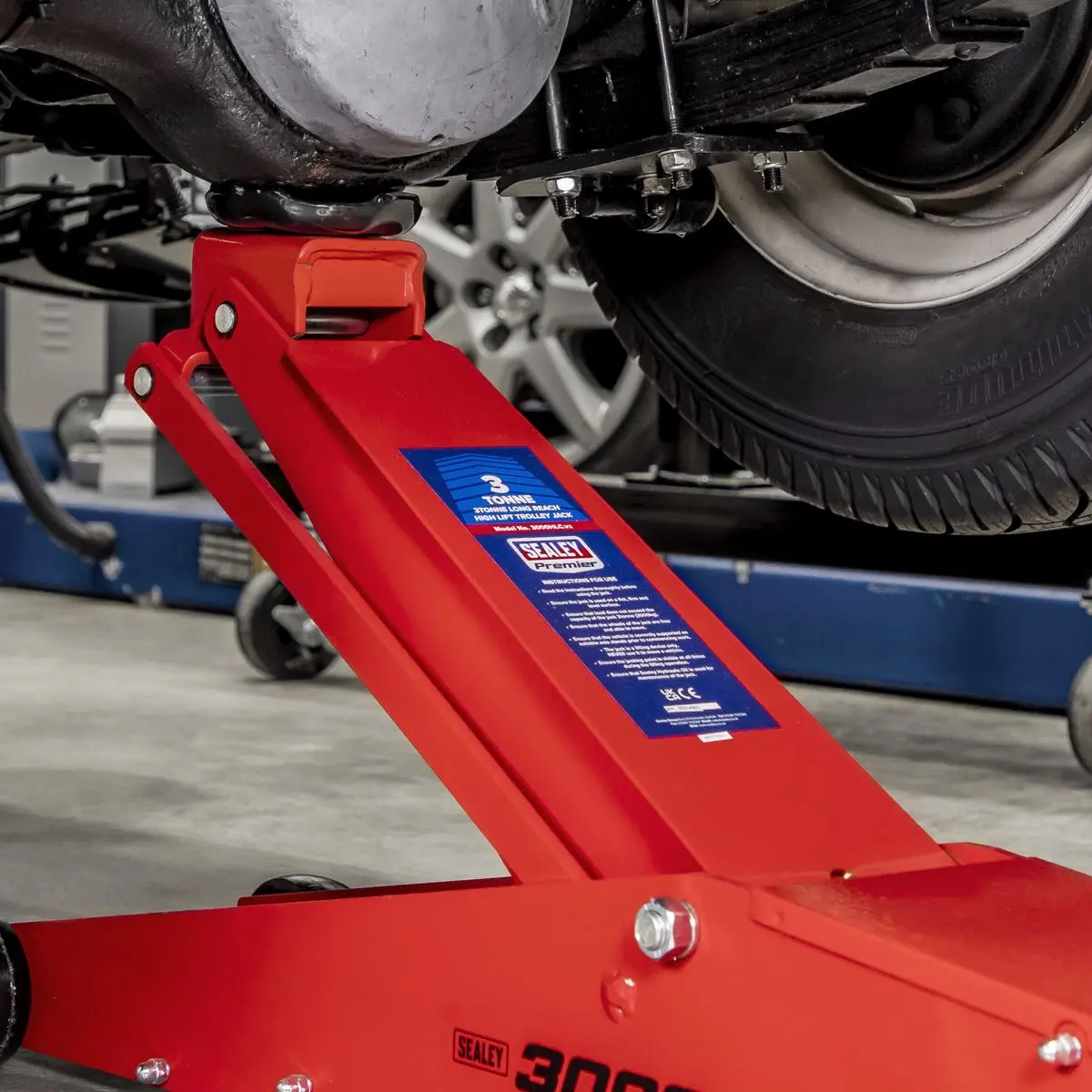 Sealey Premier Premier Long Reach High Lift Trolley Jack 3 Tonne - Image 9
