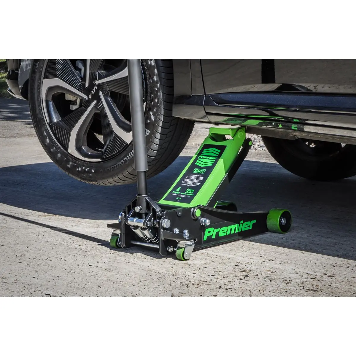 Sealey Premier Premier Low Profile Trolley Jack with Rocket Lift 4 Tonne - Green - Image 6